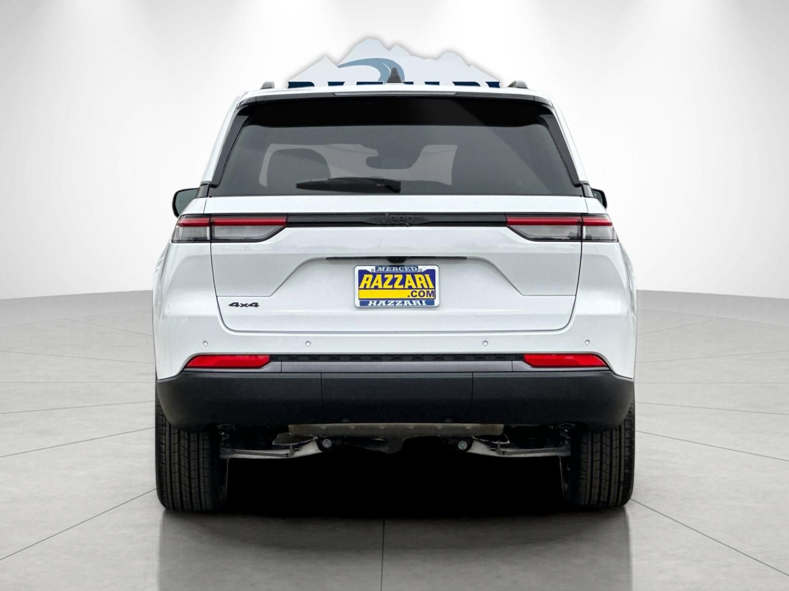 New 2026 Jeep Grand Cherokee Altitude AWD/4WD image 4