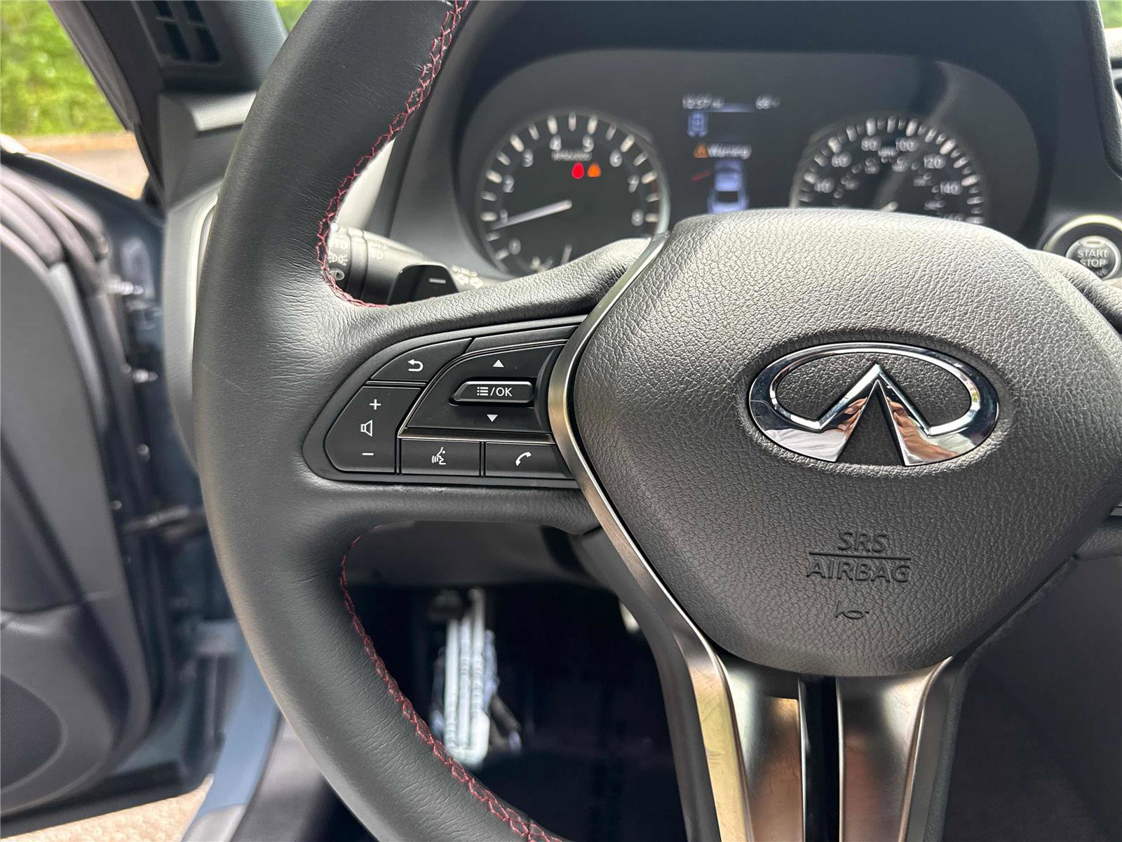 Used 2022 INFINITI Q60 Red Sport 400 w/ Cargo Package RWD image 16