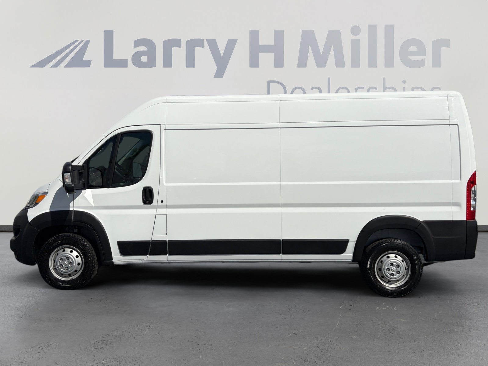 Used 2023 RAM ProMaster 2500 FWD image 2