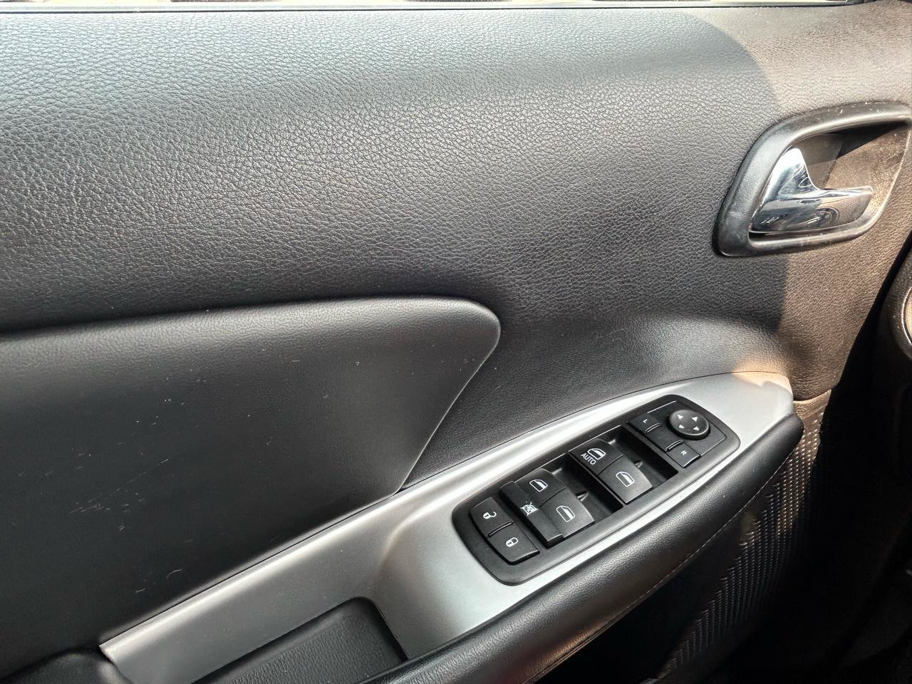 Used 2016 Dodge Journey SE w/ MOPAR All-Weather Group FWD image 27