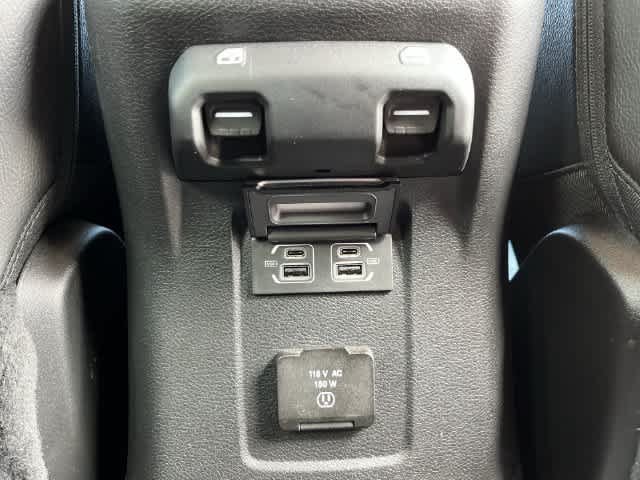Used 2022 Jeep Wrangler Unlimited Sahara AWD/4WD image 18
