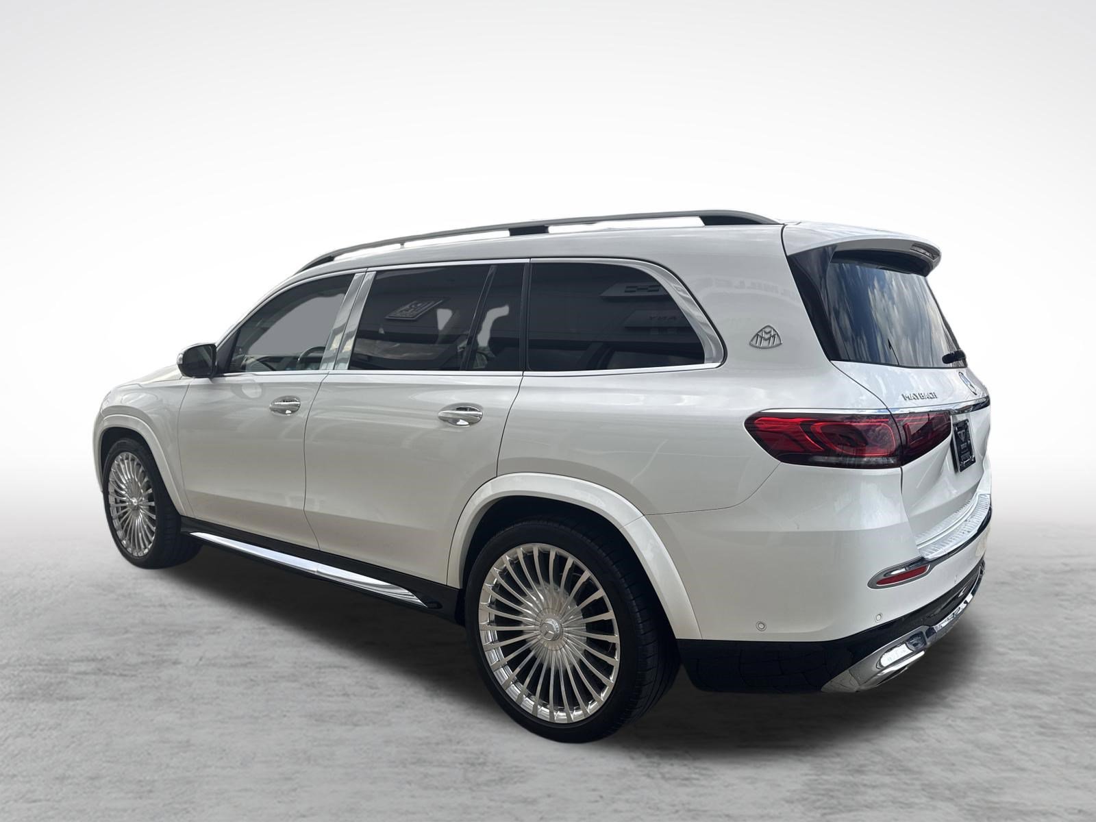 Used 2023 Mercedes-Benz Maybach GLS 600 4MATIC image 3