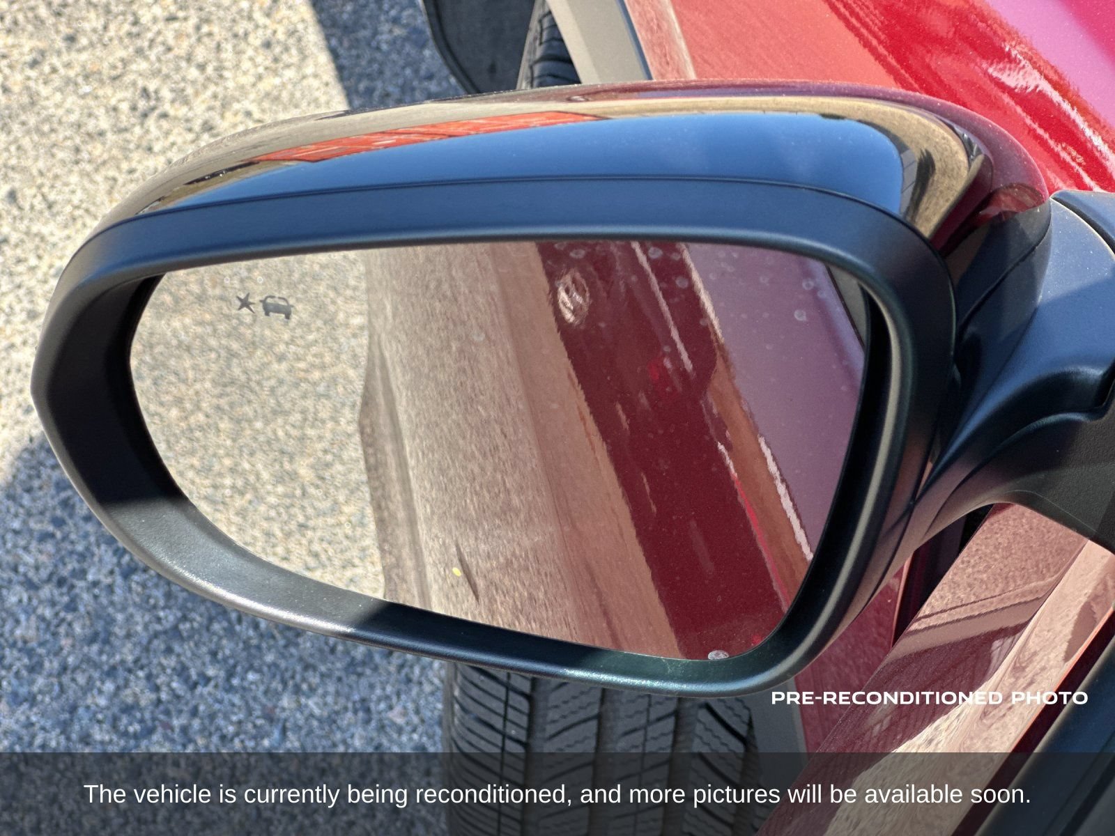 Used 2025 Chevrolet Trax RS w/ Sunroof Package FWD image 19