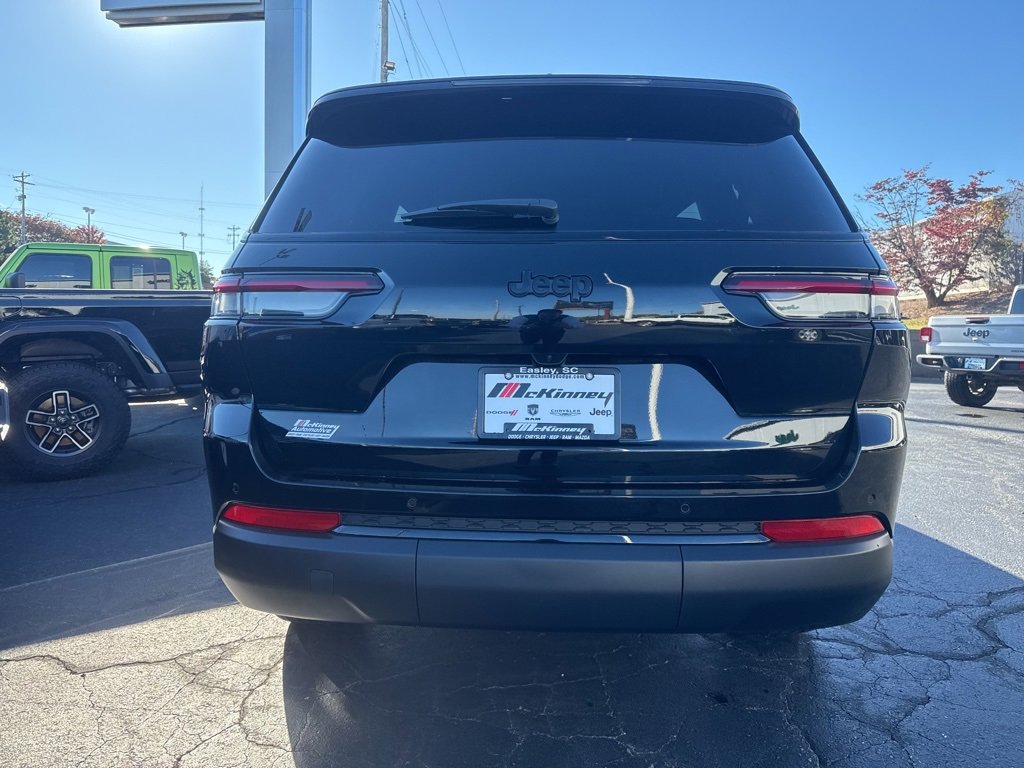 New 2025 Jeep Grand Cherokee L Altitude image 9