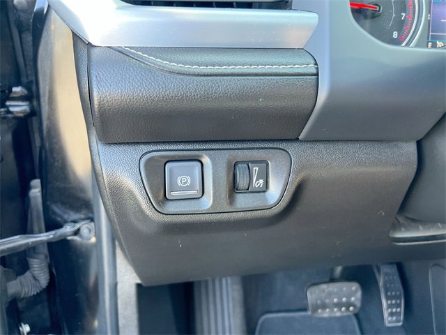 Used 2021 GMC Acadia SLE image 17