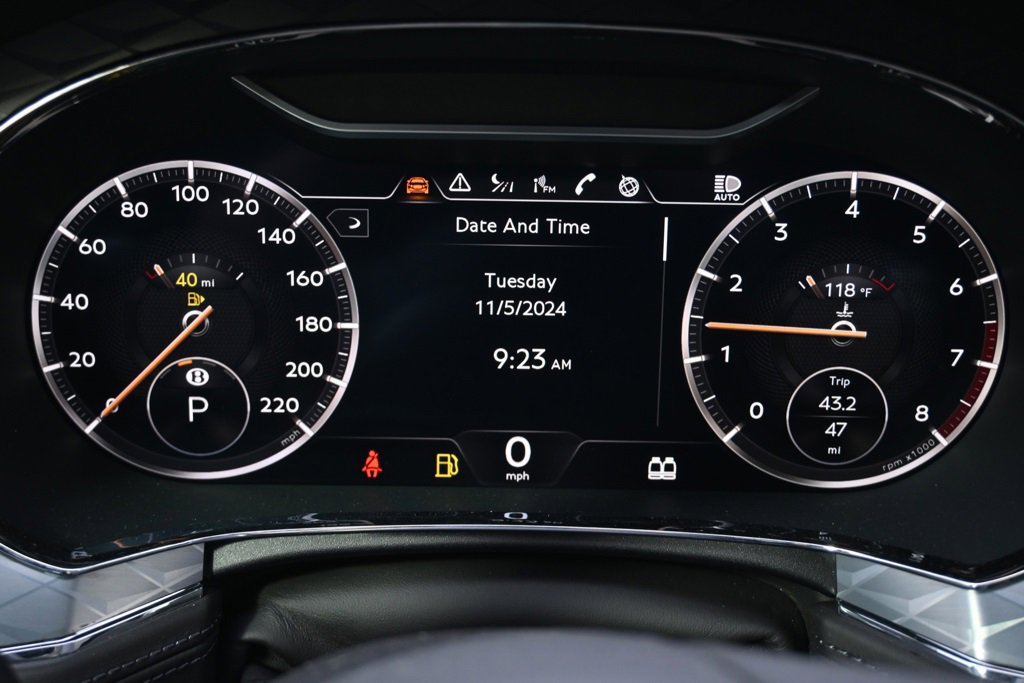 Used 2024 Bentley Continental GT image 31