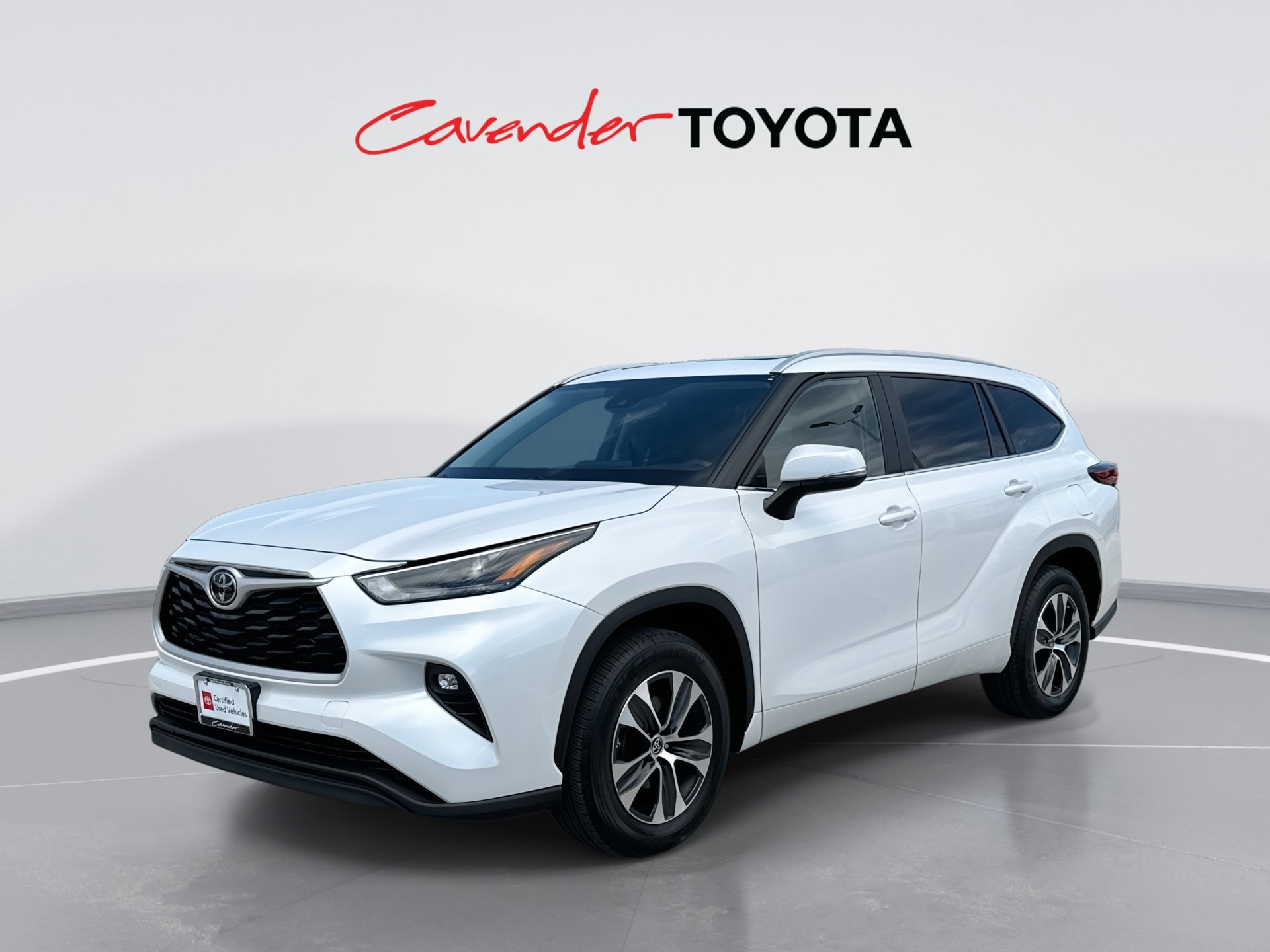 Used 2023 Toyota Highlander XLE