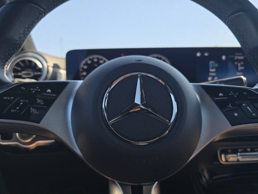 Used 2025 Mercedes-Benz CLA 250 4MATIC image 27