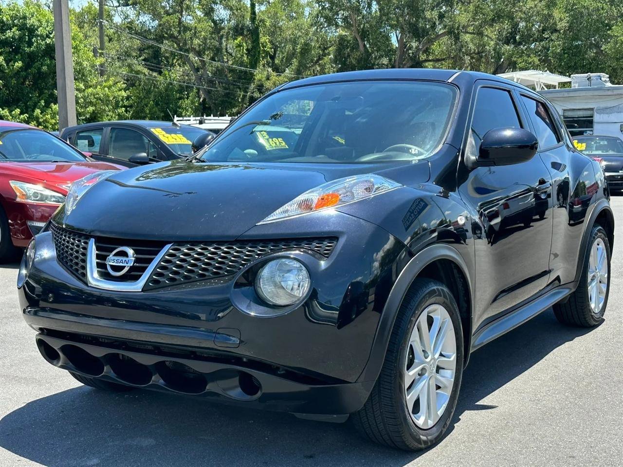 Used 2014 Nissan Juke S FWD image 2