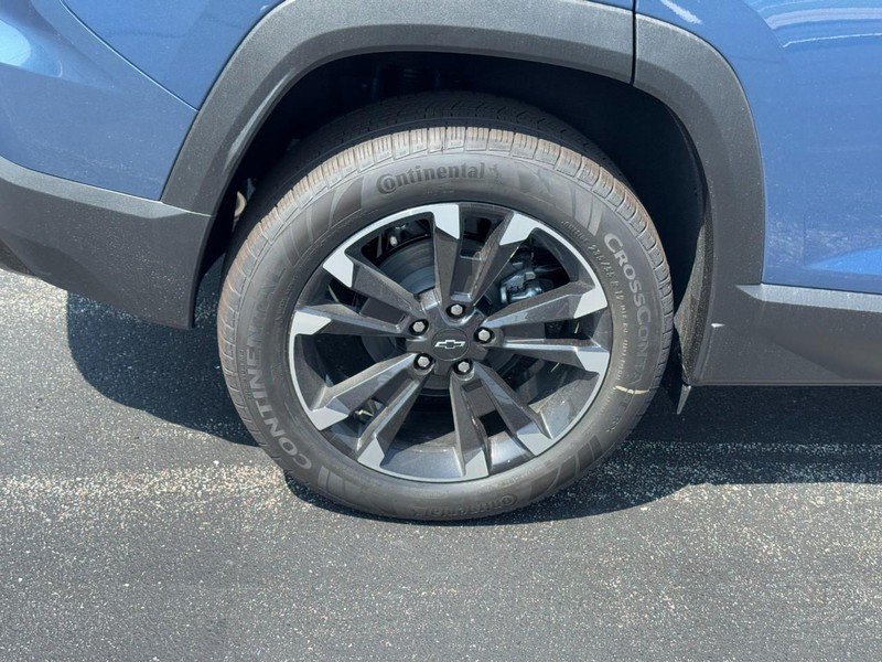 New 2027 Chevrolet Equinox RS w/ LPO, Floor Liner Package AWD/4WD image 4