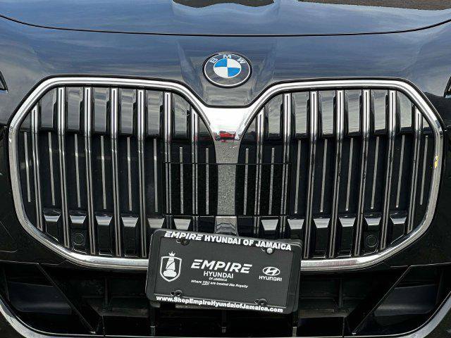Used 2023 BMW 760i xDrive AWD/4WD image 9