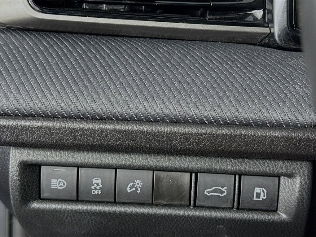 Used 2025 Toyota Camry SE image 14