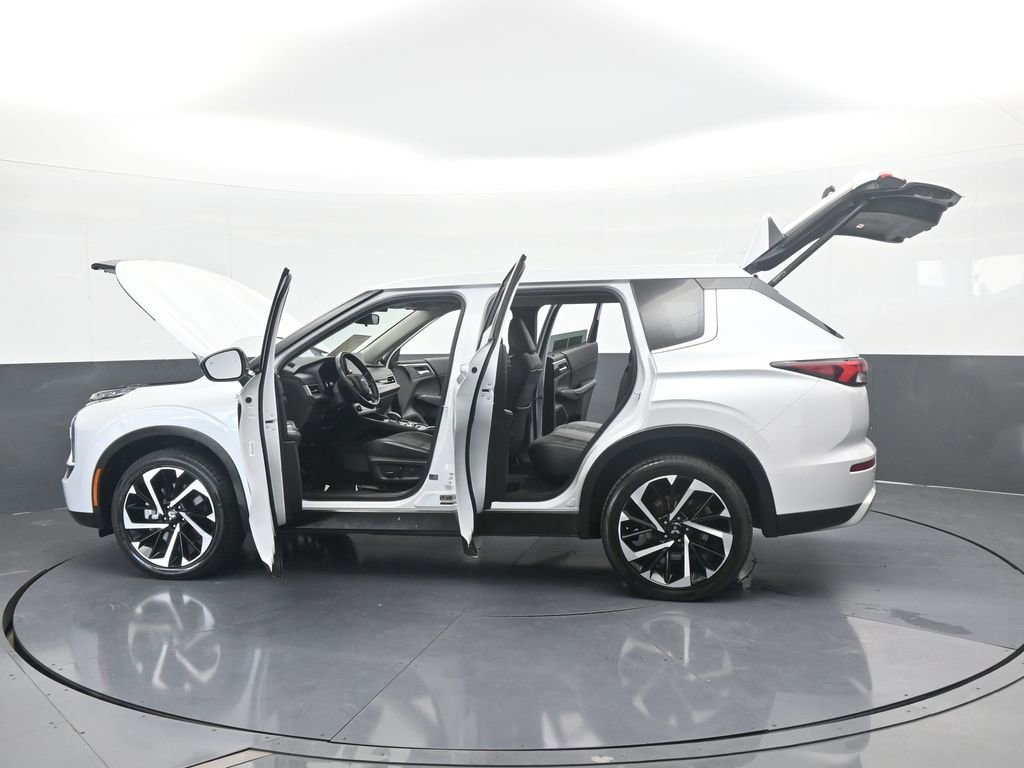 Used 2022 Mitsubishi Outlander SE image 79