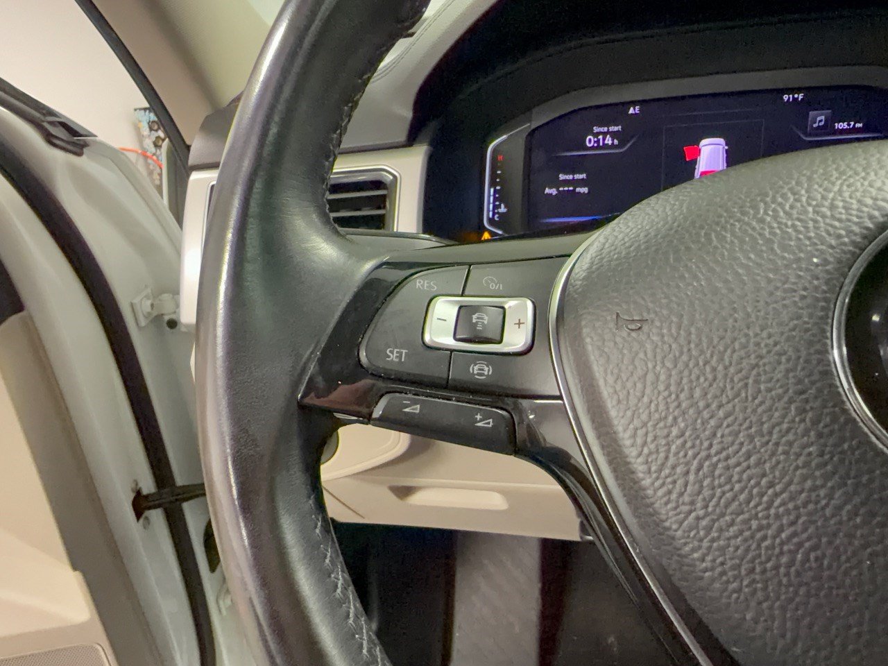 Used 2019 Volkswagen Atlas SEL FWD image 18