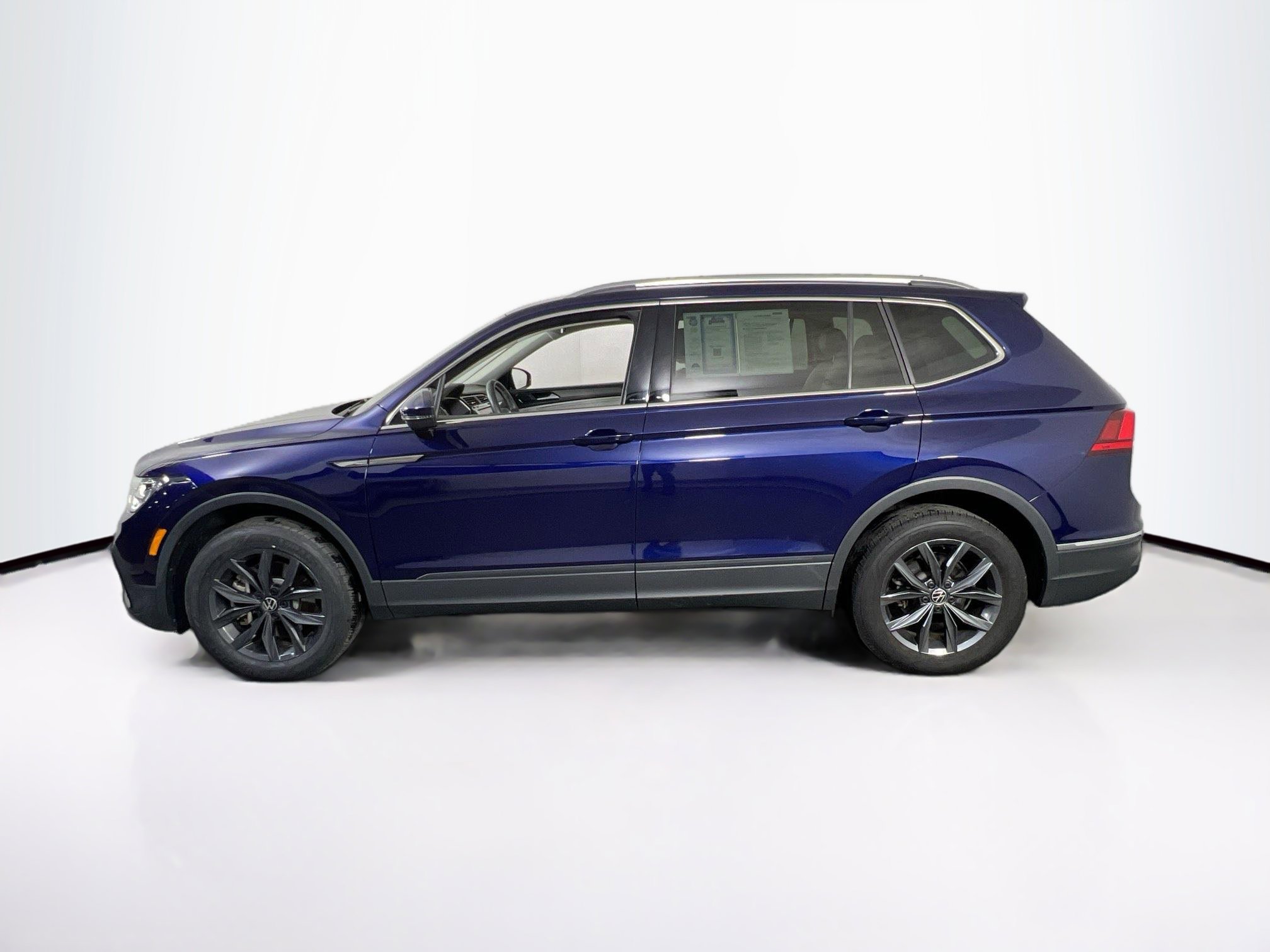 Used 2022 Volkswagen Tiguan SE AWD/4WD image 8