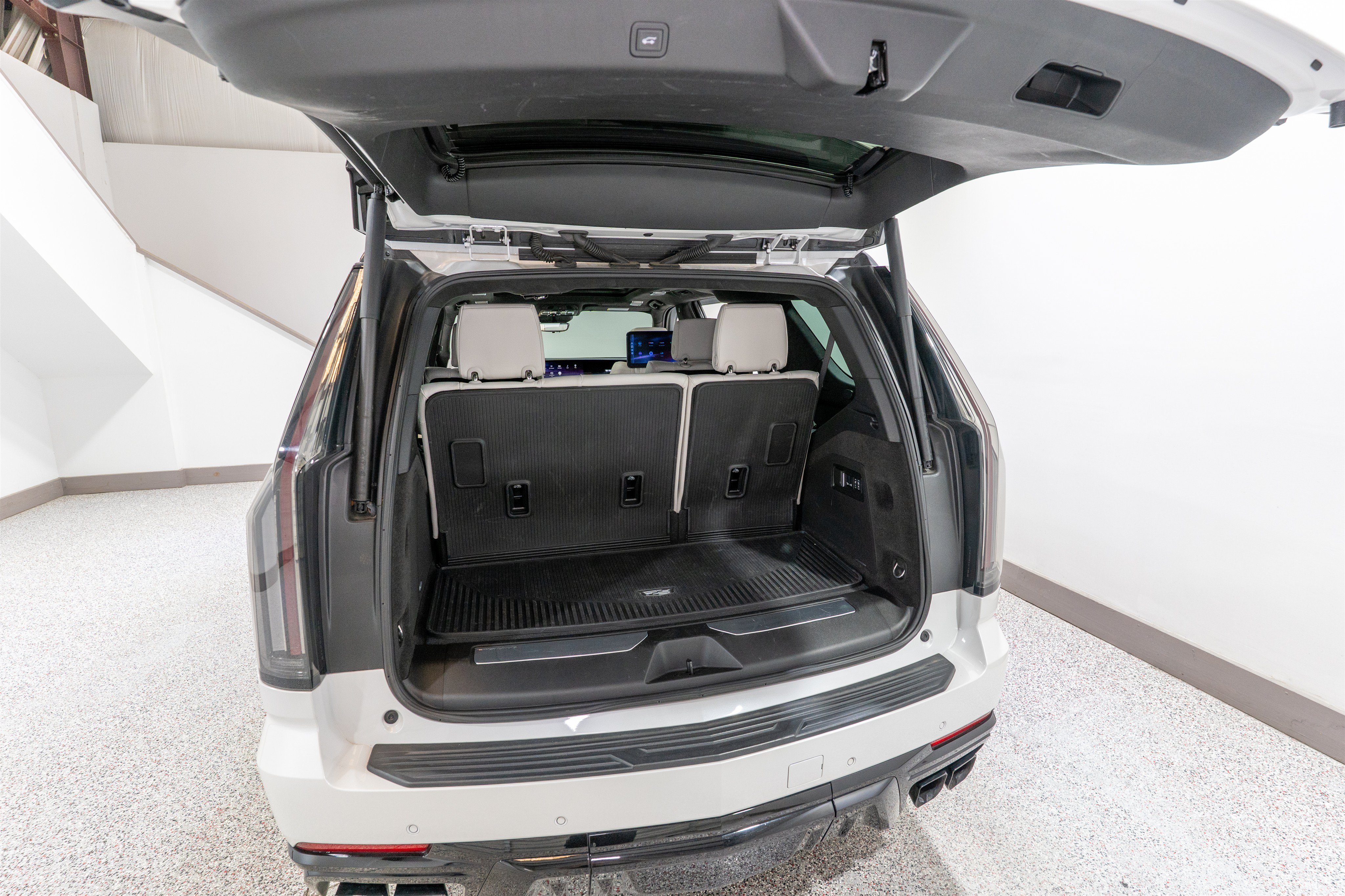 Used 2025 Cadillac Escalade V w/ LPO, Floor Liner Package AWD/4WD image 39