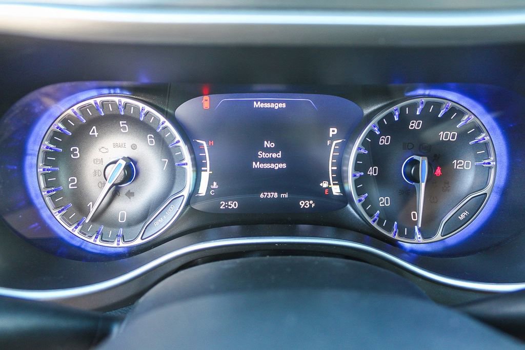 Used 2024 Chrysler Pacifica Touring-L image 29