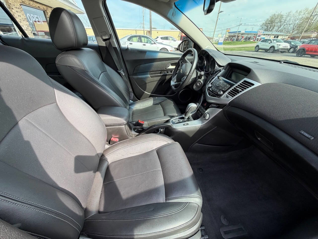 Used 2011 Chevrolet Cruze LTZ FWD image 16