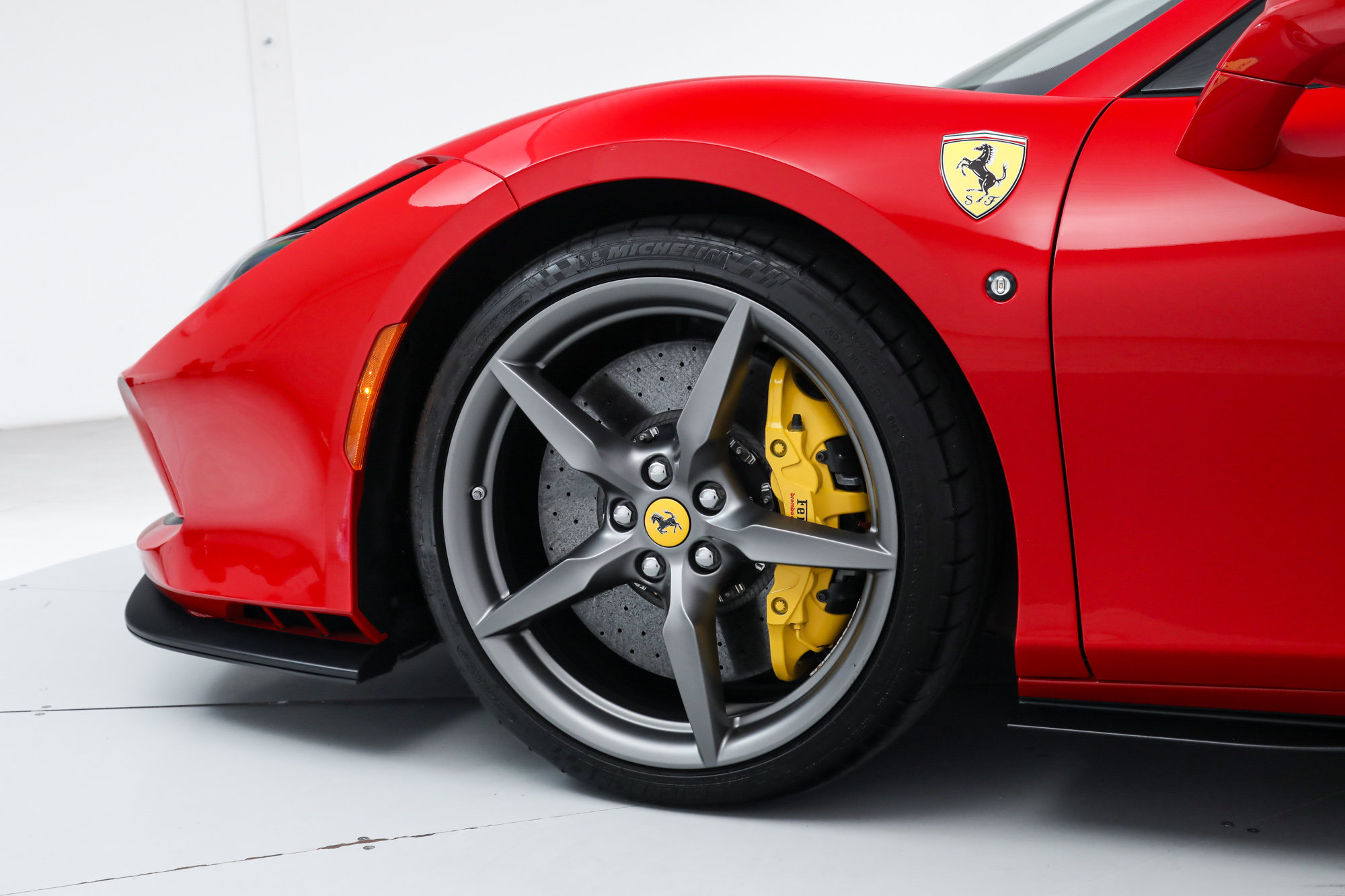 Certified 2023 Ferrari F8 Tributo RWD image 17