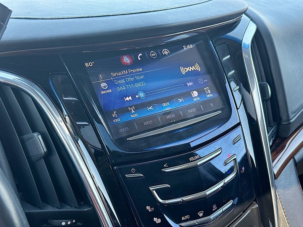 Used 2015 Cadillac Escalade Luxury image 13