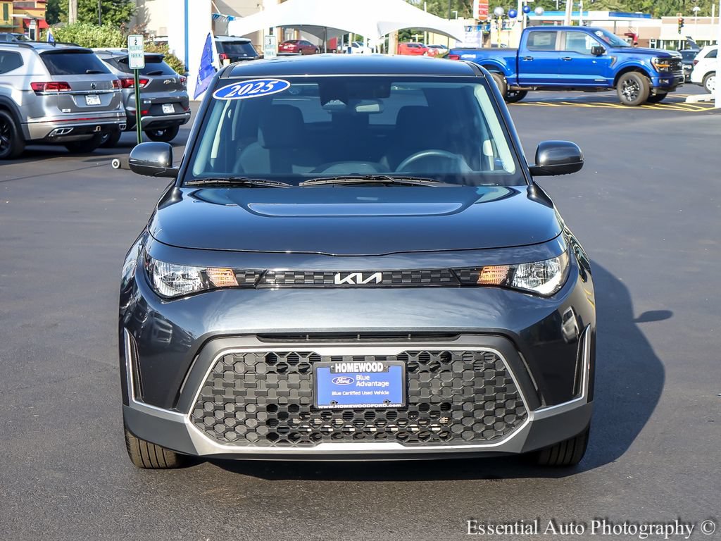 Used 2025 Kia Soul LX w/ LX Technology Package FWD image 2