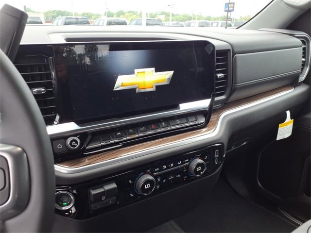 New 2026 Chevrolet Silverado 1500 LT w/ Z71 Off-Road Package image 7