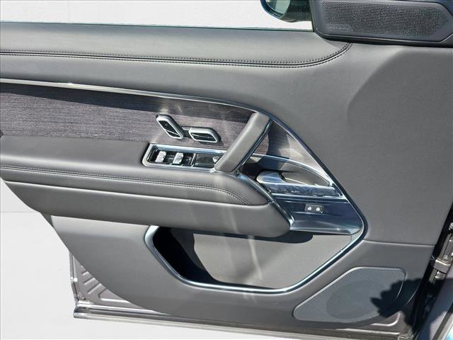 New 2025 Land Rover Range Rover SE image 27
