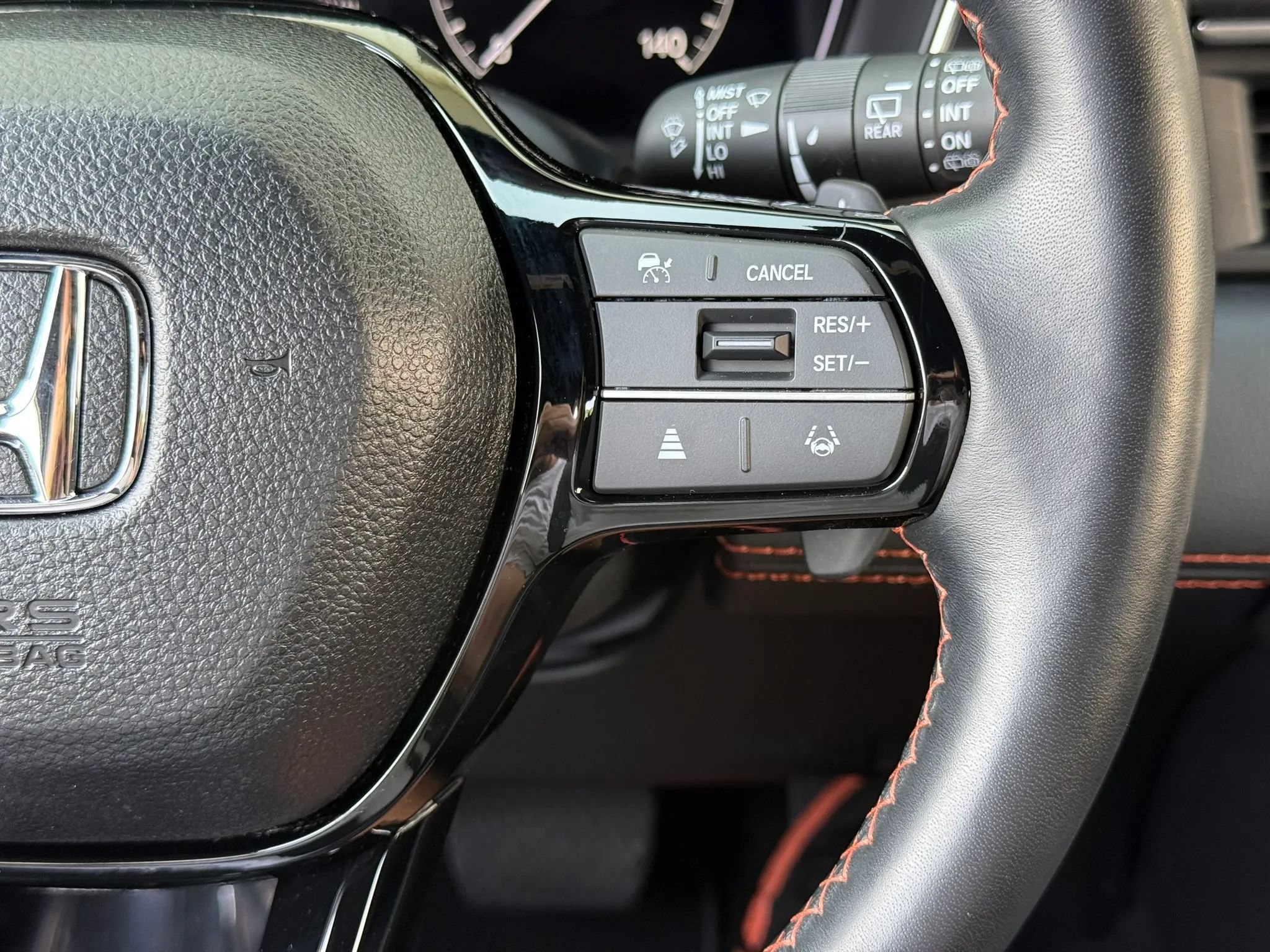 Used 2025 Honda Pilot Sport image 19
