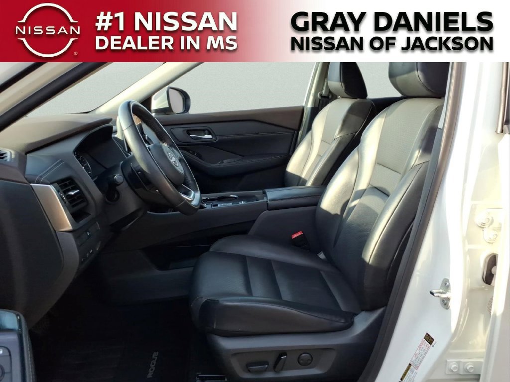 Used 2023 Nissan Rogue SV w/ SV Premium B Package FWD image 23