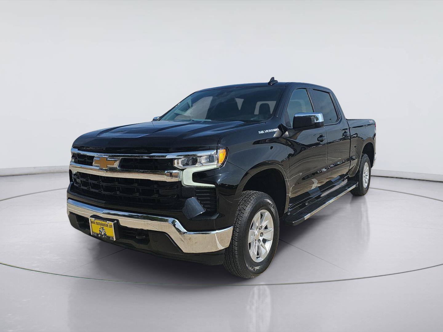 Used 2024 Chevrolet Silverado 1500 LT w/ Protection Package AWD/4WD image 1