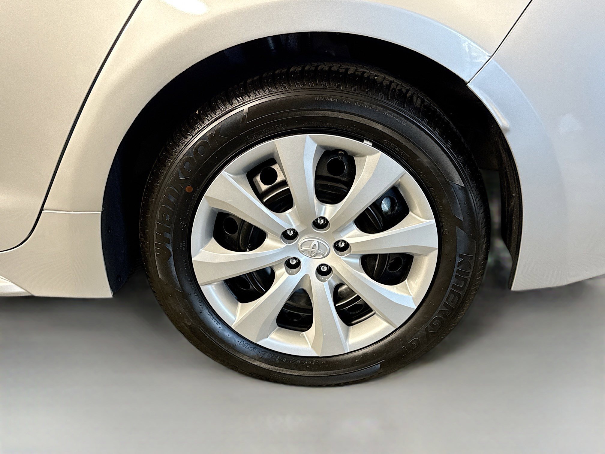 Used 2026 Toyota Corolla LE image 36