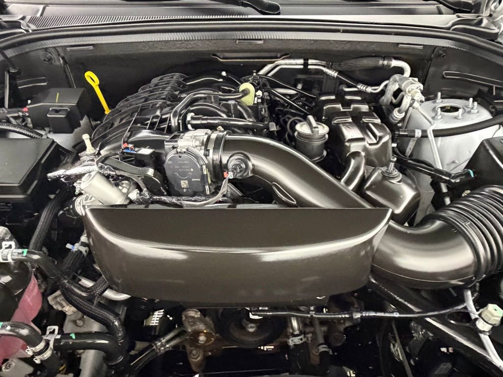 Used 2025 Dodge Durango GT image 38