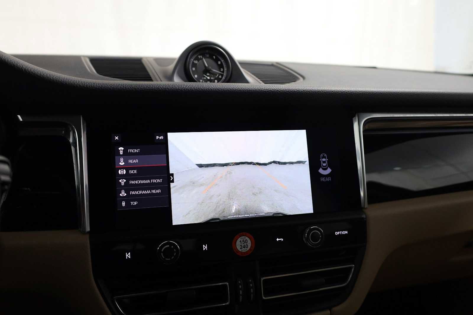 Certified 2026 Porsche Macan AWD/4WD image 34