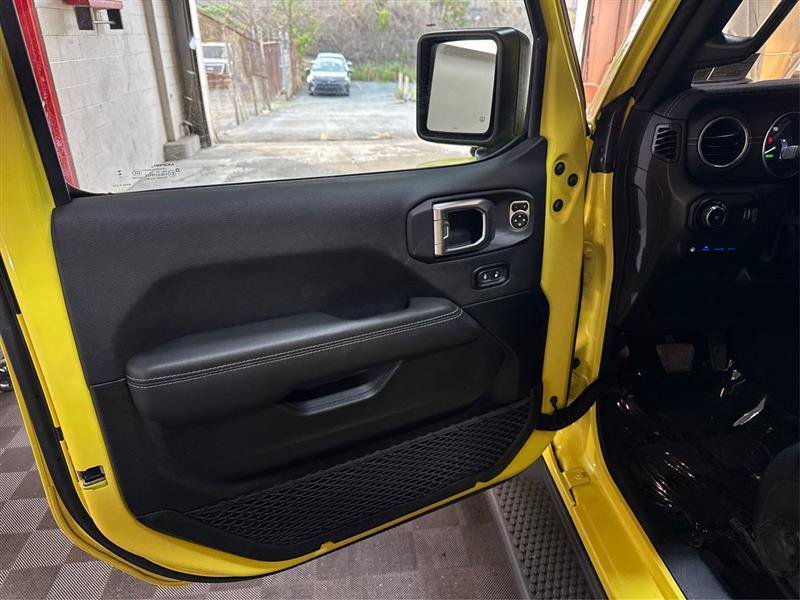 Used 2023 Jeep Wrangler Unlimited Sahara w/ Cold Weather Group AWD/4WD image 20
