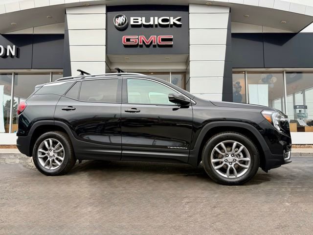 Used 2022 GMC Terrain SLT w/ Infotainment Package II image 1