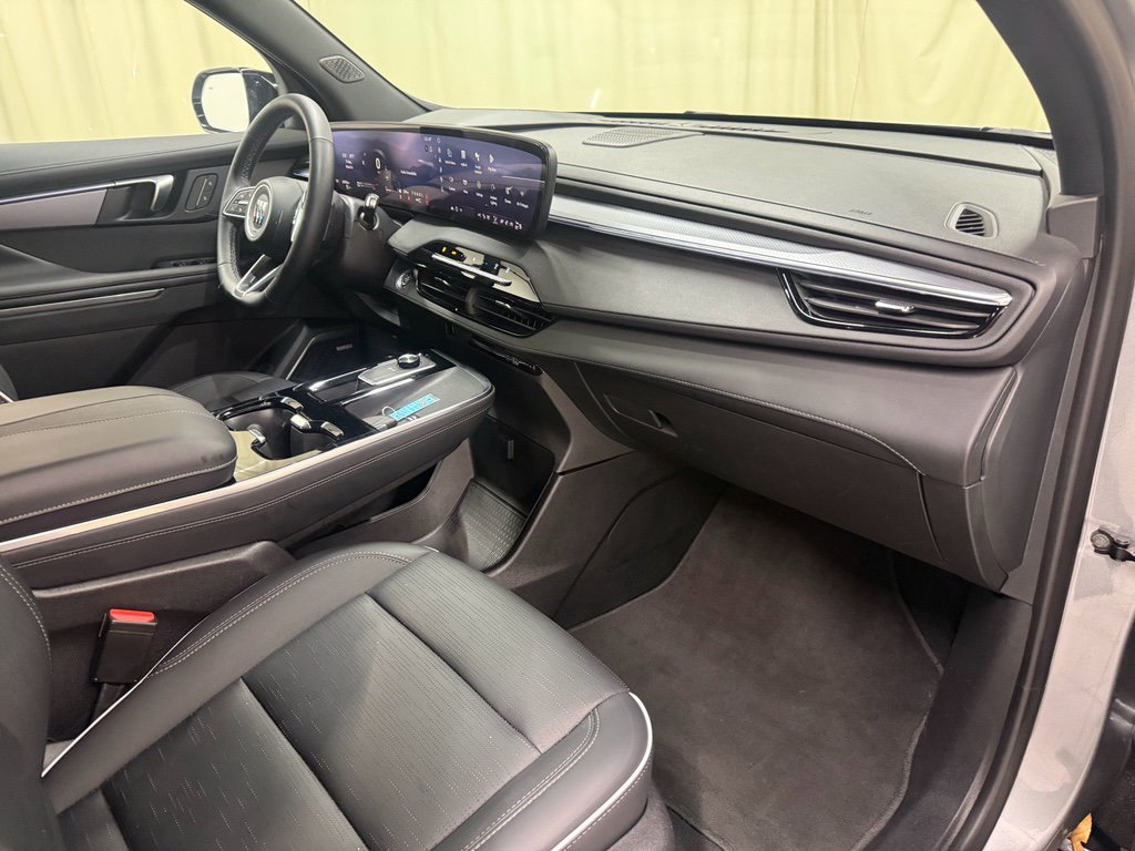 Certified 2025 Buick Enclave Sport Touring image 29