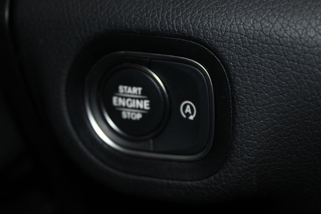 Used 2025 Mercedes-Benz GLS 450 4MATIC image 30