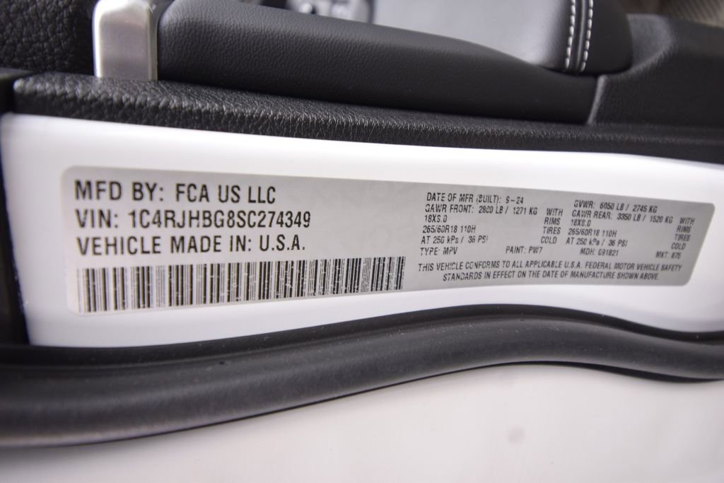 Used 2025 Jeep Grand Cherokee Limited image 30