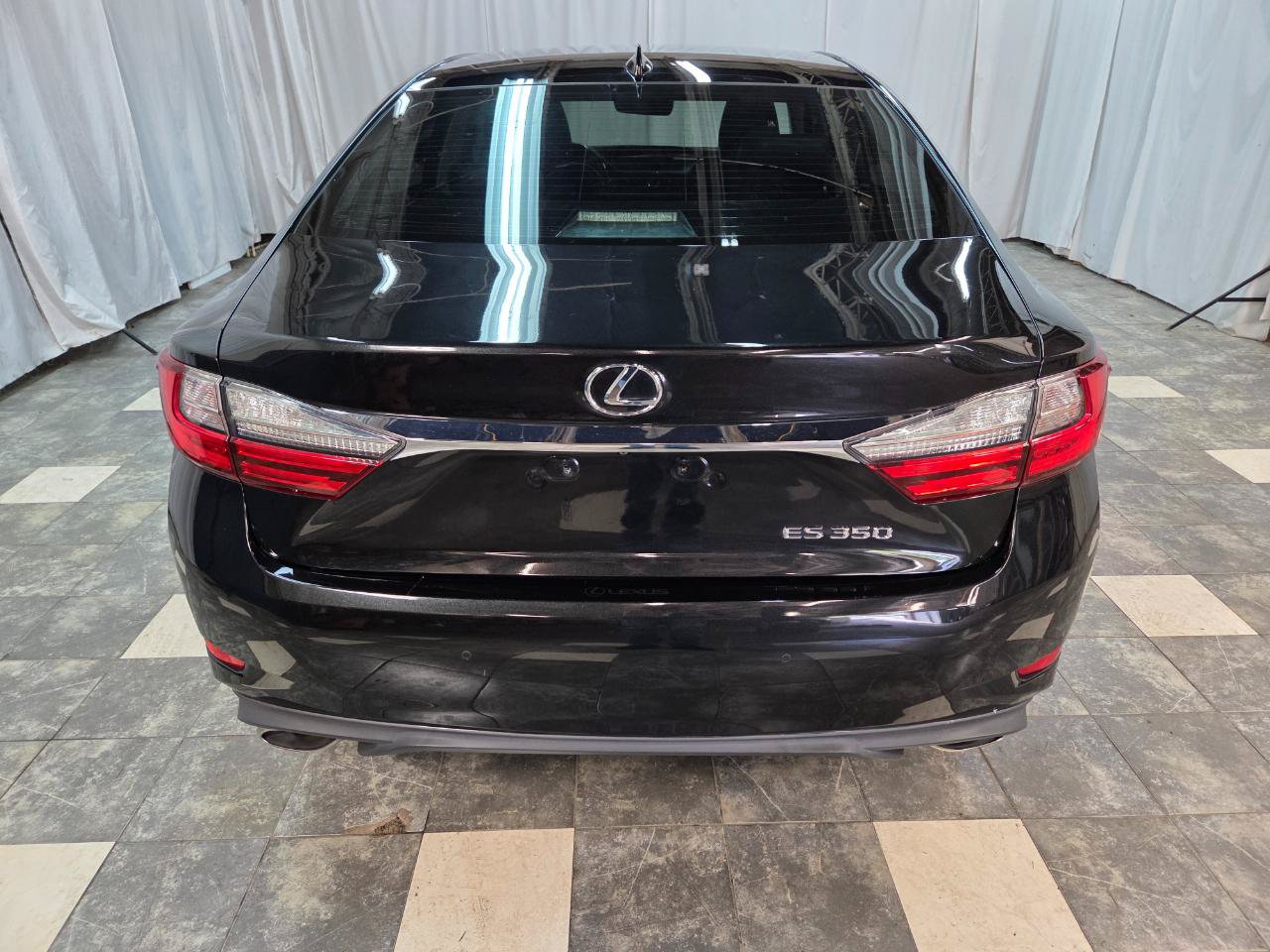 Used 2018 Lexus ES 350 w/ Luxury Package w/Wood Trim FWD image 4