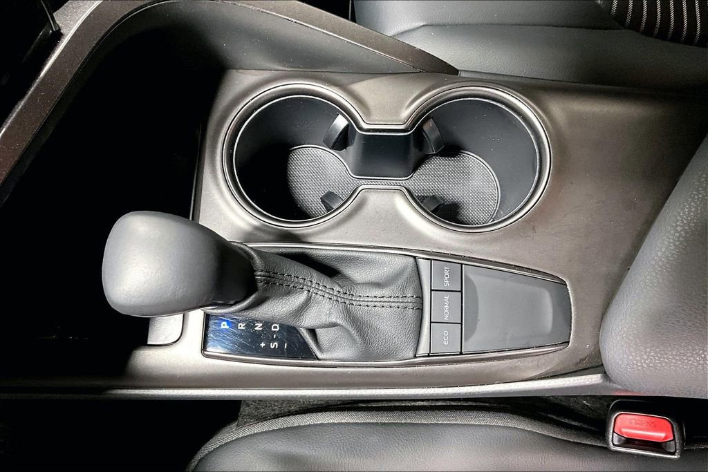 Used 2024 Toyota Camry SE image 17