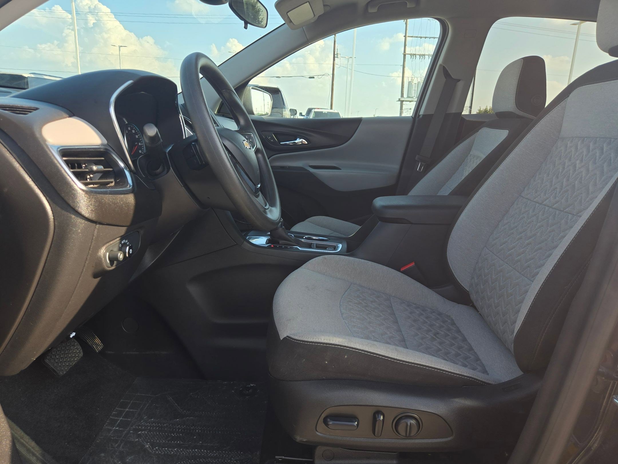 Used 2024 Chevrolet Equinox LS w/ LS Convenience Package FWD image 9