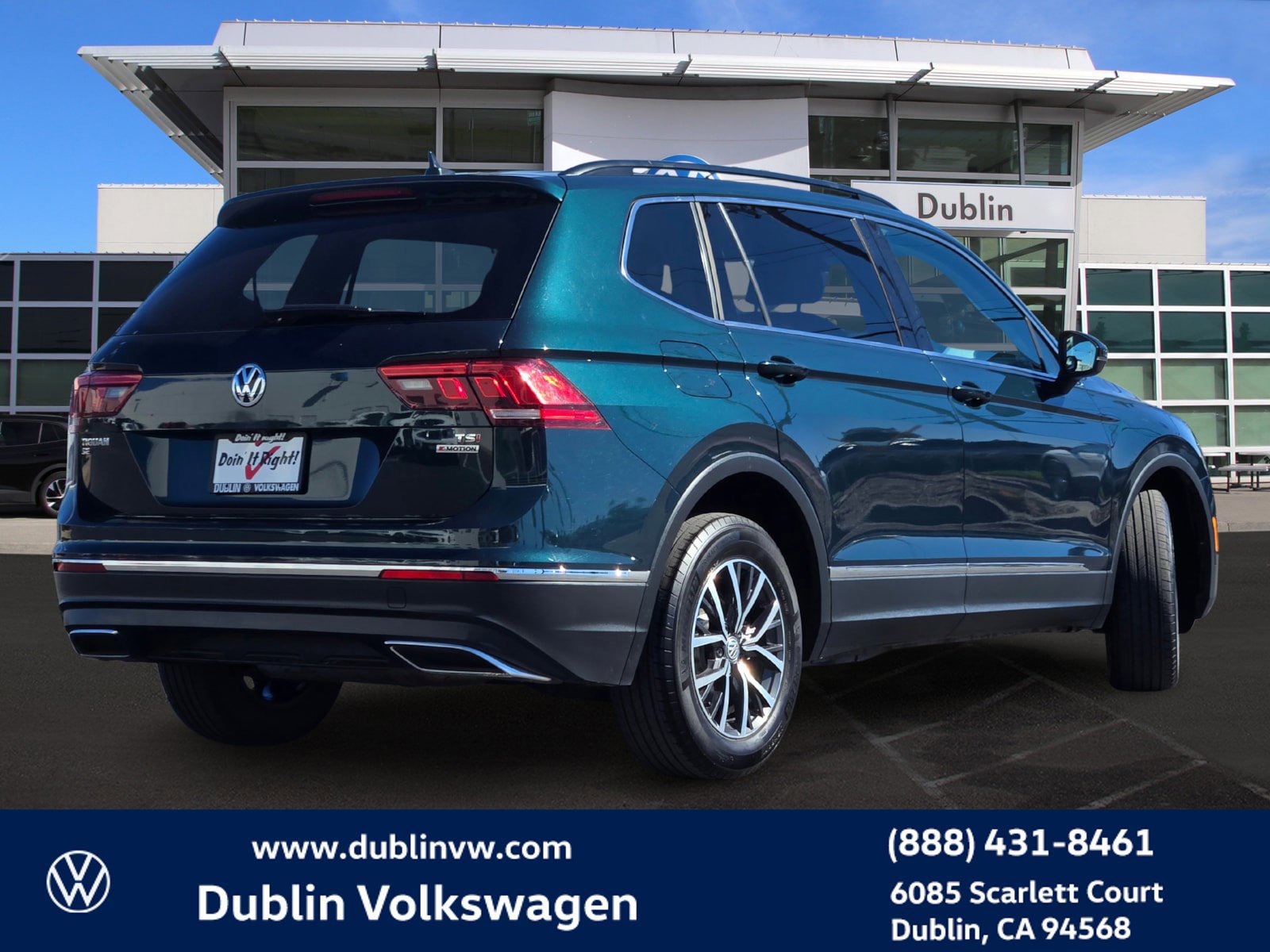 Used 2018 Volkswagen Tiguan SE w/ 3rd Row Seat Package AWD/4WD image 4