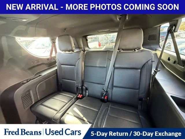 Used 2022 Chevrolet Suburban LT w/ LT Signature Package image 12