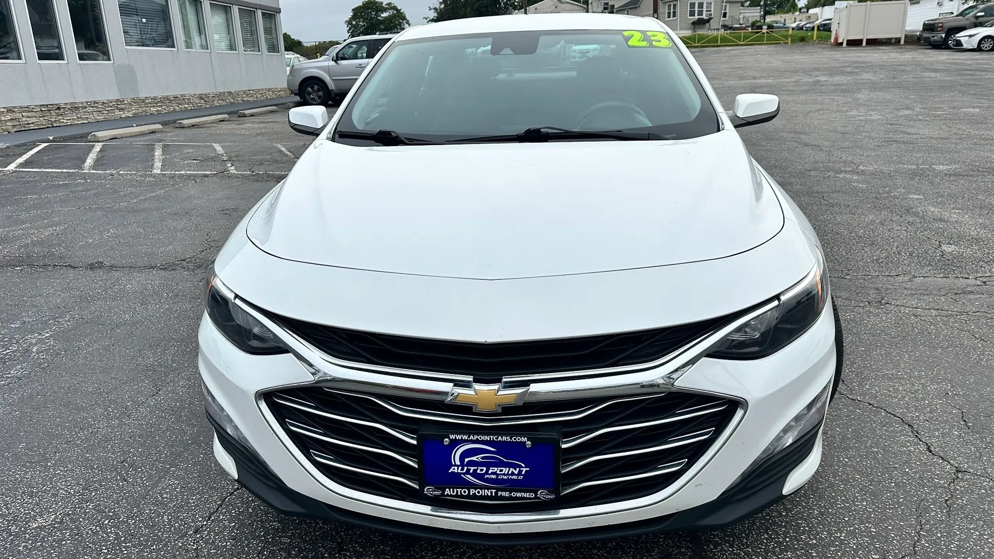 Used 2023 Chevrolet Malibu LT FWD image 2