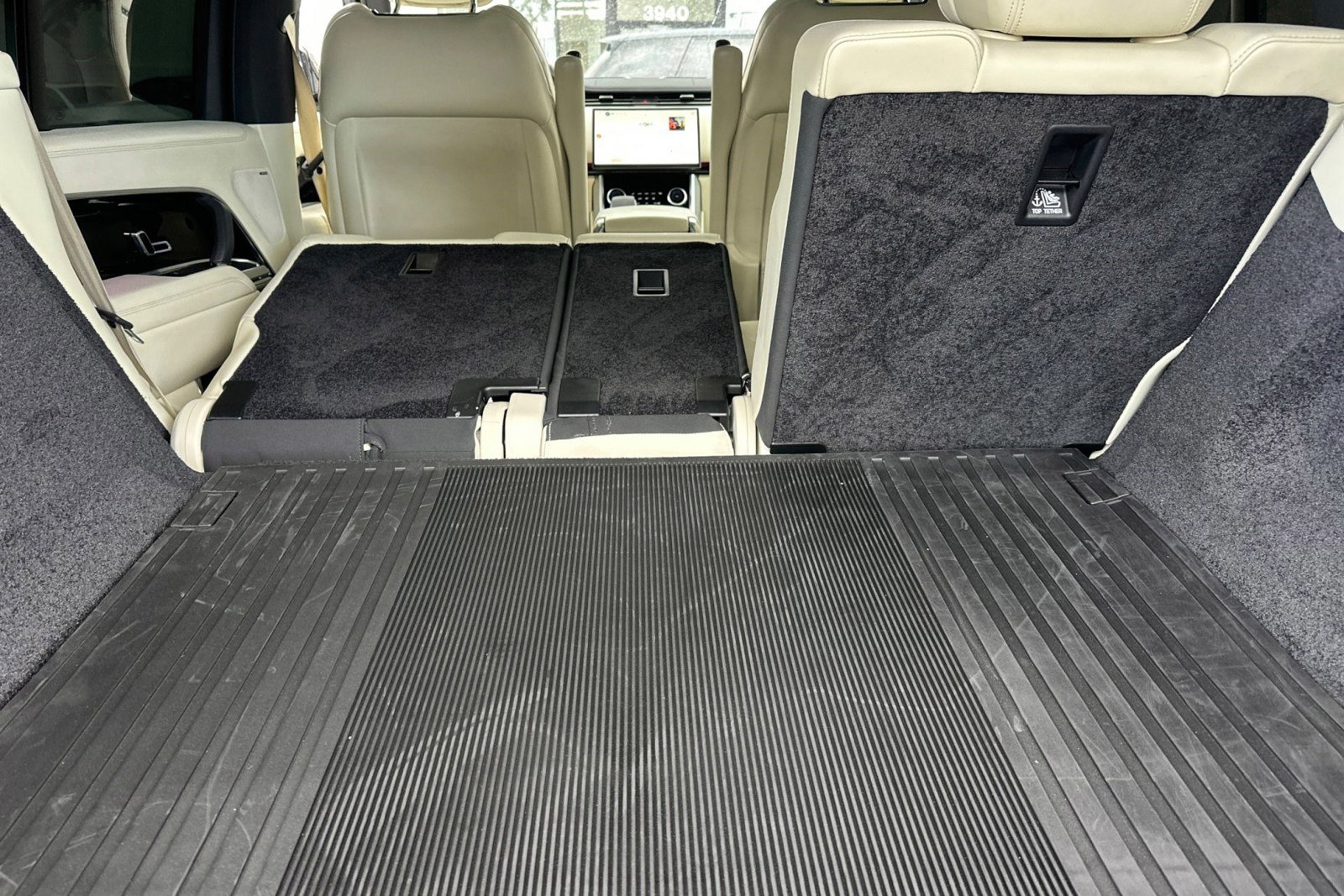 Used 2023 Land Rover Range Rover SE image 32