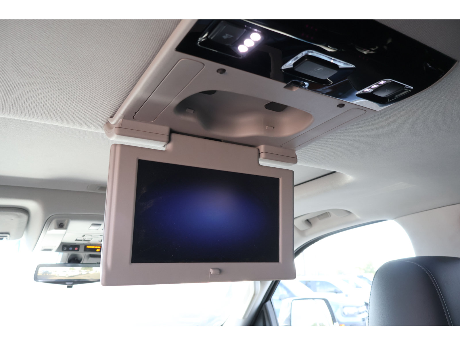 Used 2019 Cadillac Escalade Premium Luxury RWD image 26