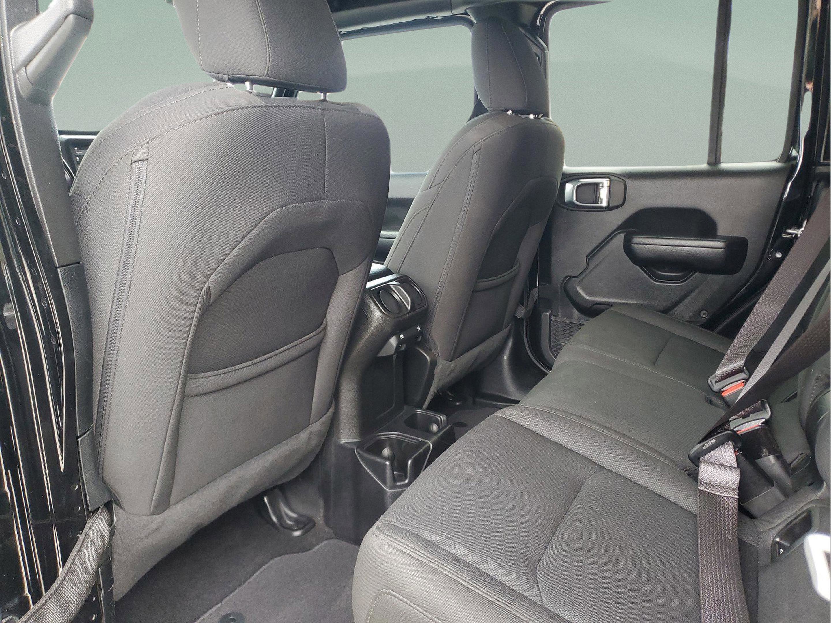 Used 2021 Jeep Gladiator Willys image 5