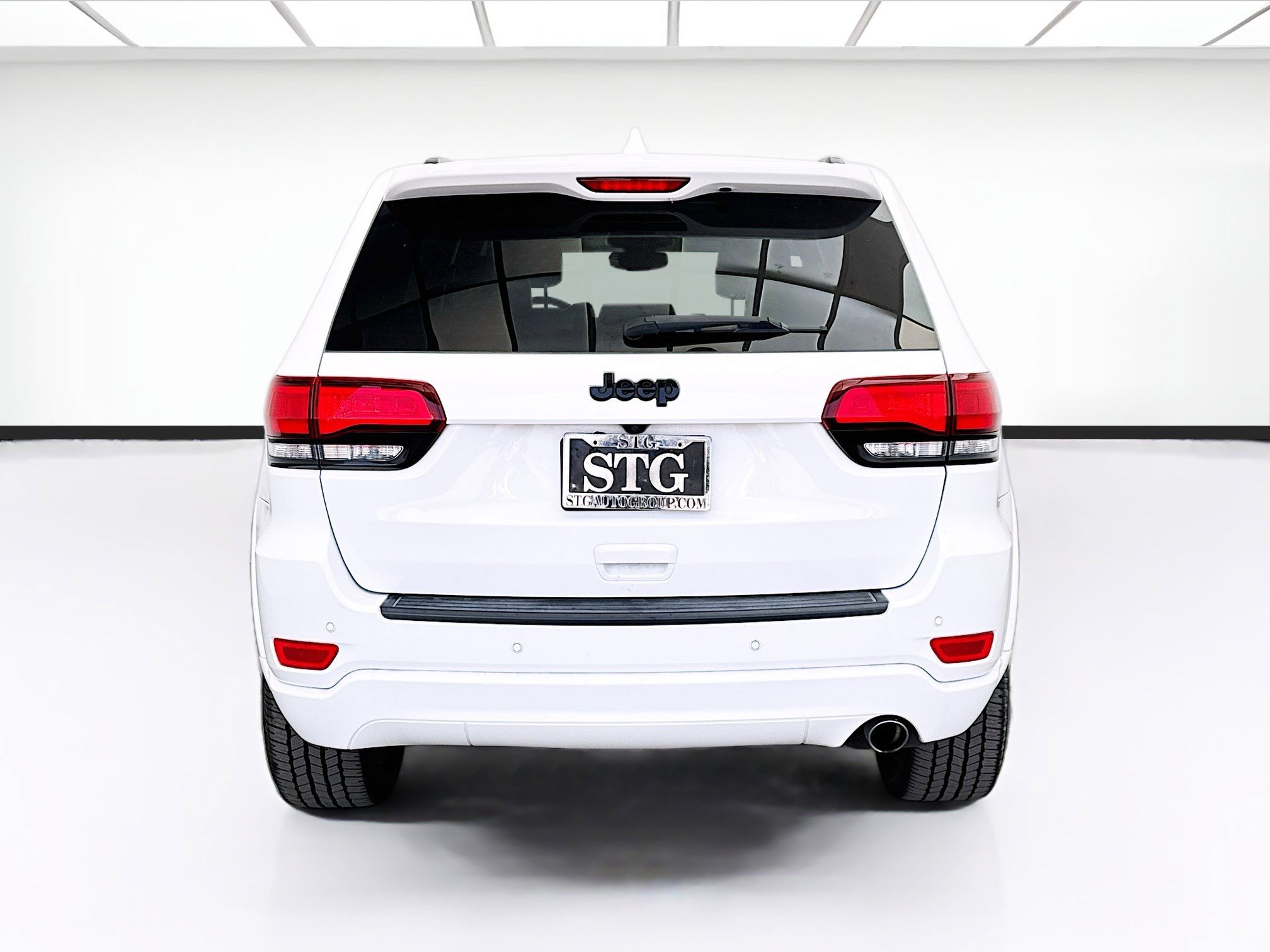 Used 2019 Jeep Grand Cherokee Altitude RWD image 5