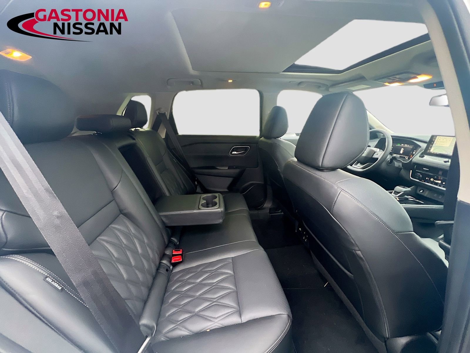 Used 2026 Nissan Rogue Platinum w/ Platinum Premium Package image 37