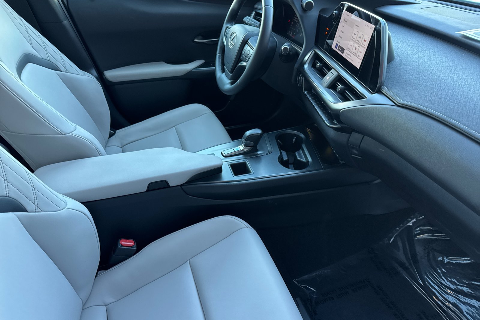 Used 2025 Lexus UX 300h FWD w/ Accessory Package (Z2) image 17